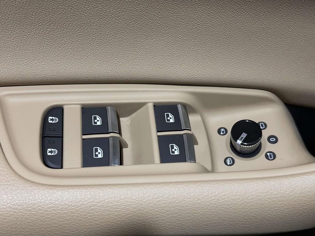 Used 2023 Audi Q8 Premium w/ Convenience Package image 12