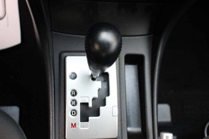 Used 2004 MAZDA MAZDA3 s FWD image 8
