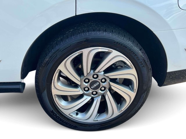 Used 2023 Lincoln Navigator Reserve AWD/4WD image 12