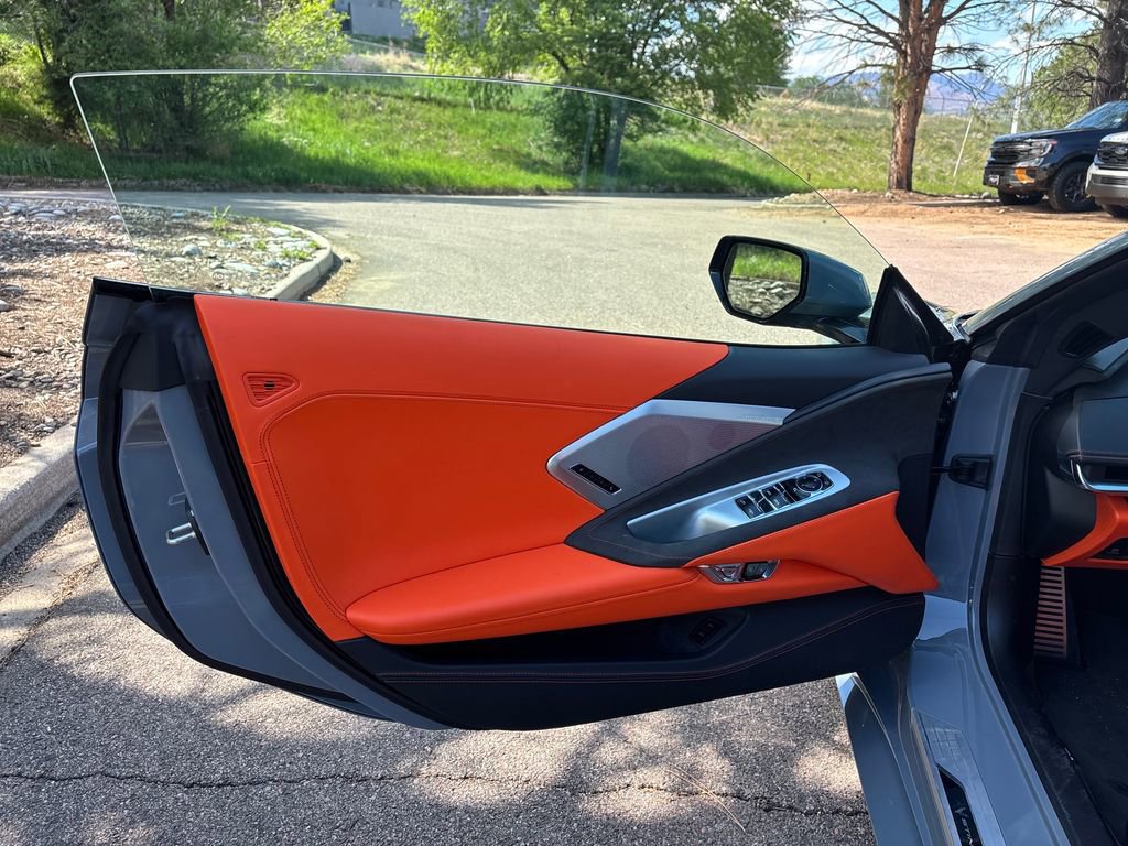 Used 2025 Chevrolet Corvette Stingray Premium Conv w/ Z51 Performance Package RWD image 11