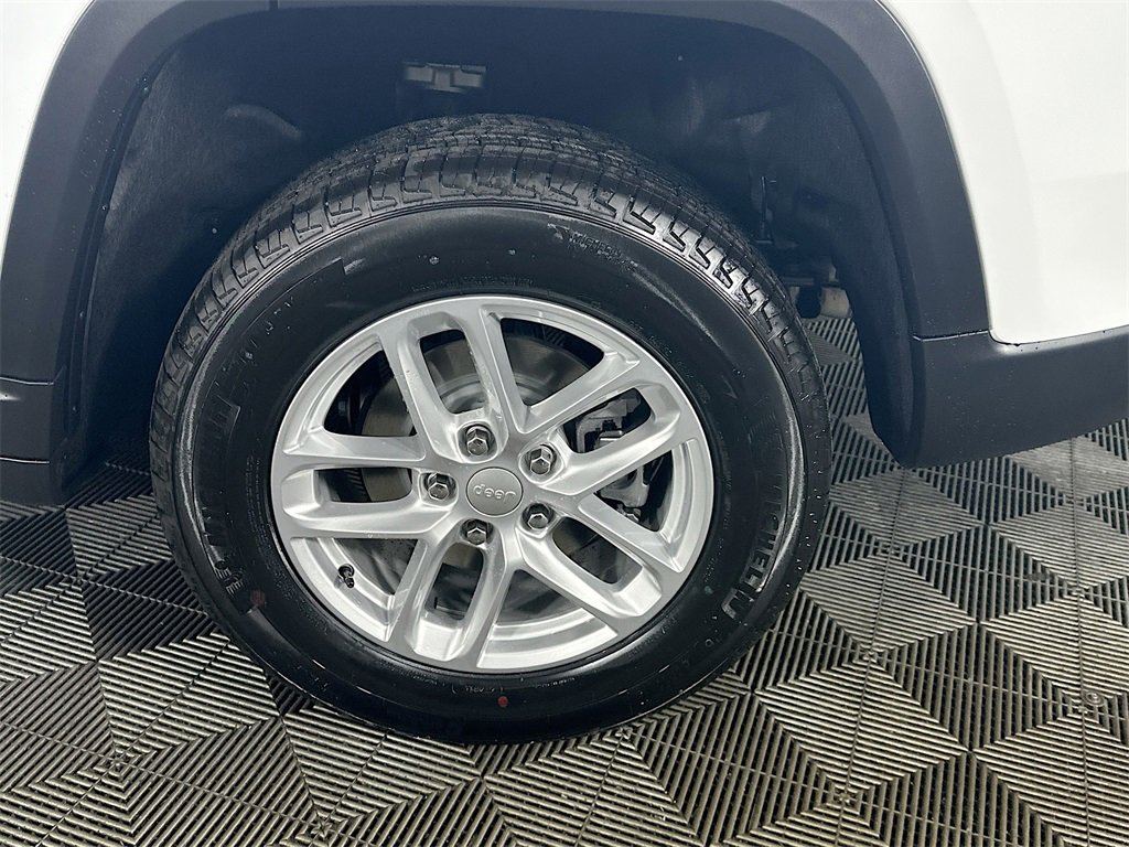 New 2025 Jeep Grand Cherokee Laredo X w/ Luxury Tech Group I image 17