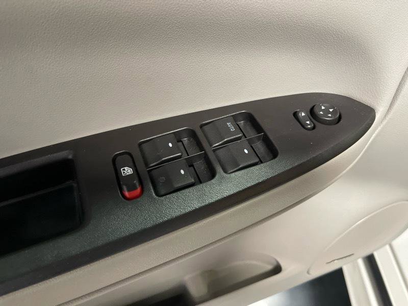 Used 2009 Chevrolet Impala SS w/ Convenience Package FWD image 29