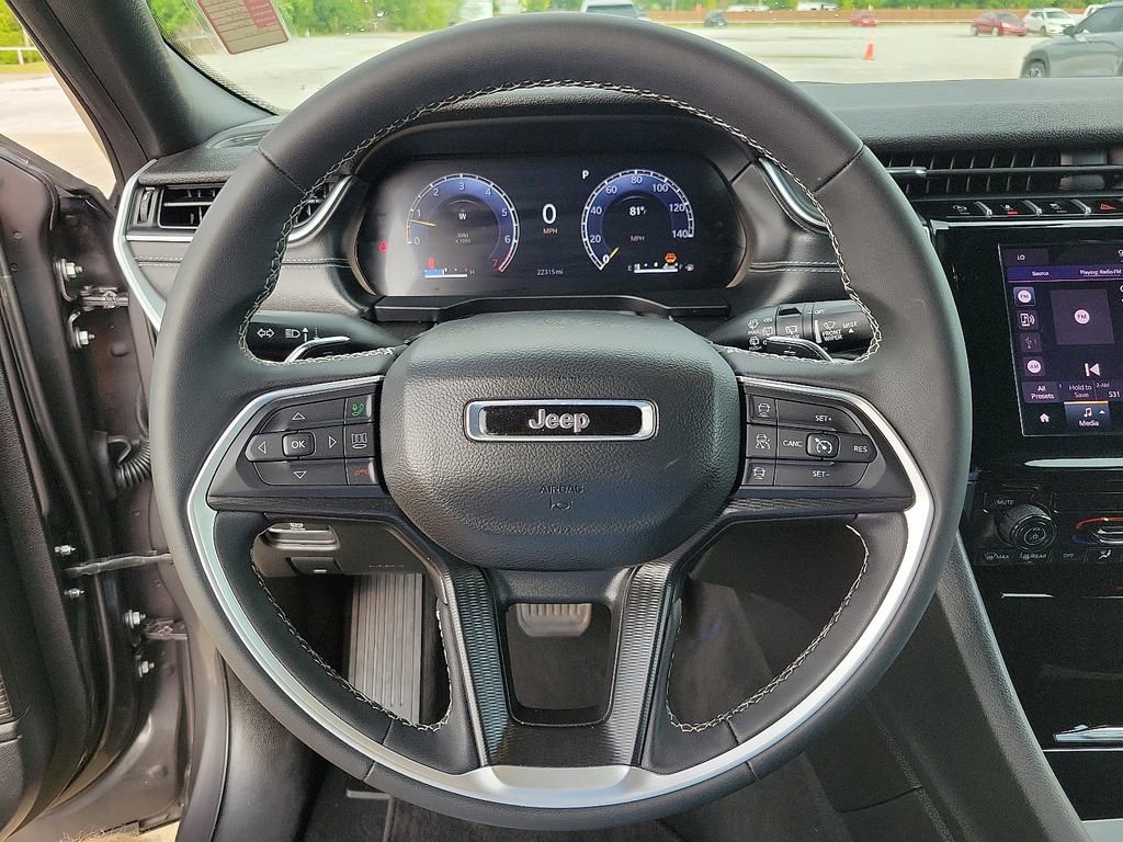 Used 2024 Jeep Grand Cherokee L Laredo image 20