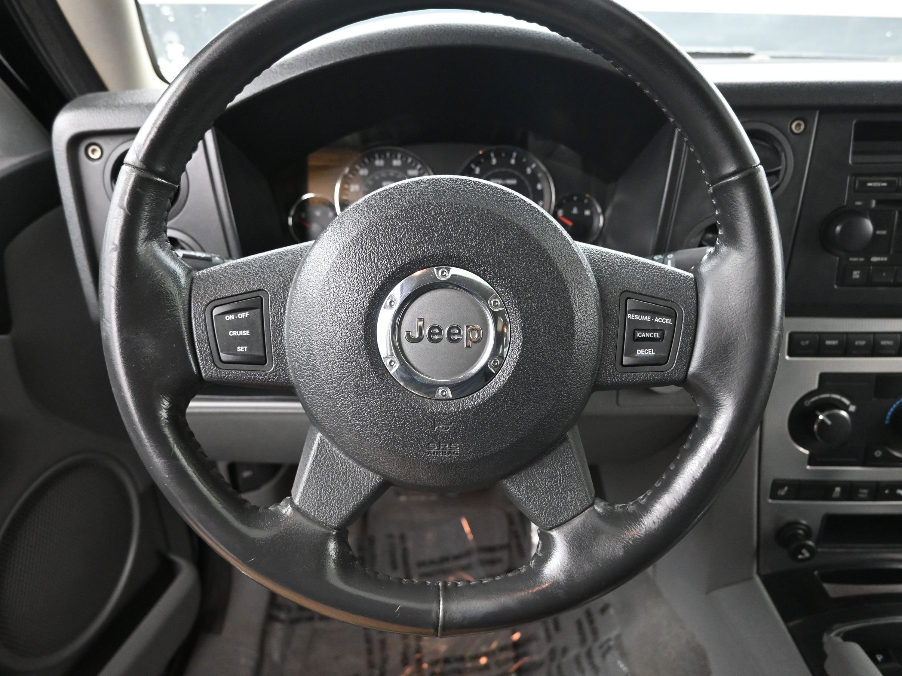 Used 2006 Jeep Commander 4WD image 12