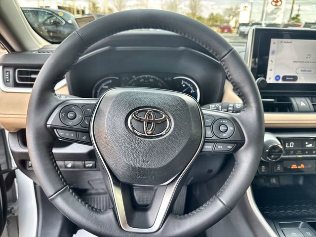 Used 2025 Toyota RAV4 XLE image 23