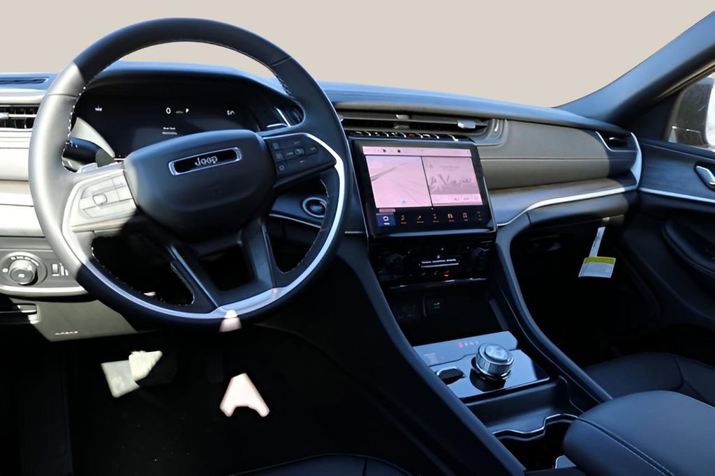 New 2025 Jeep Grand Cherokee Limited image 14