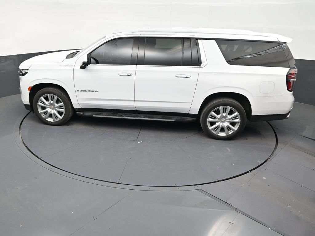 Used 2022 Chevrolet Suburban High Country RWD image 12