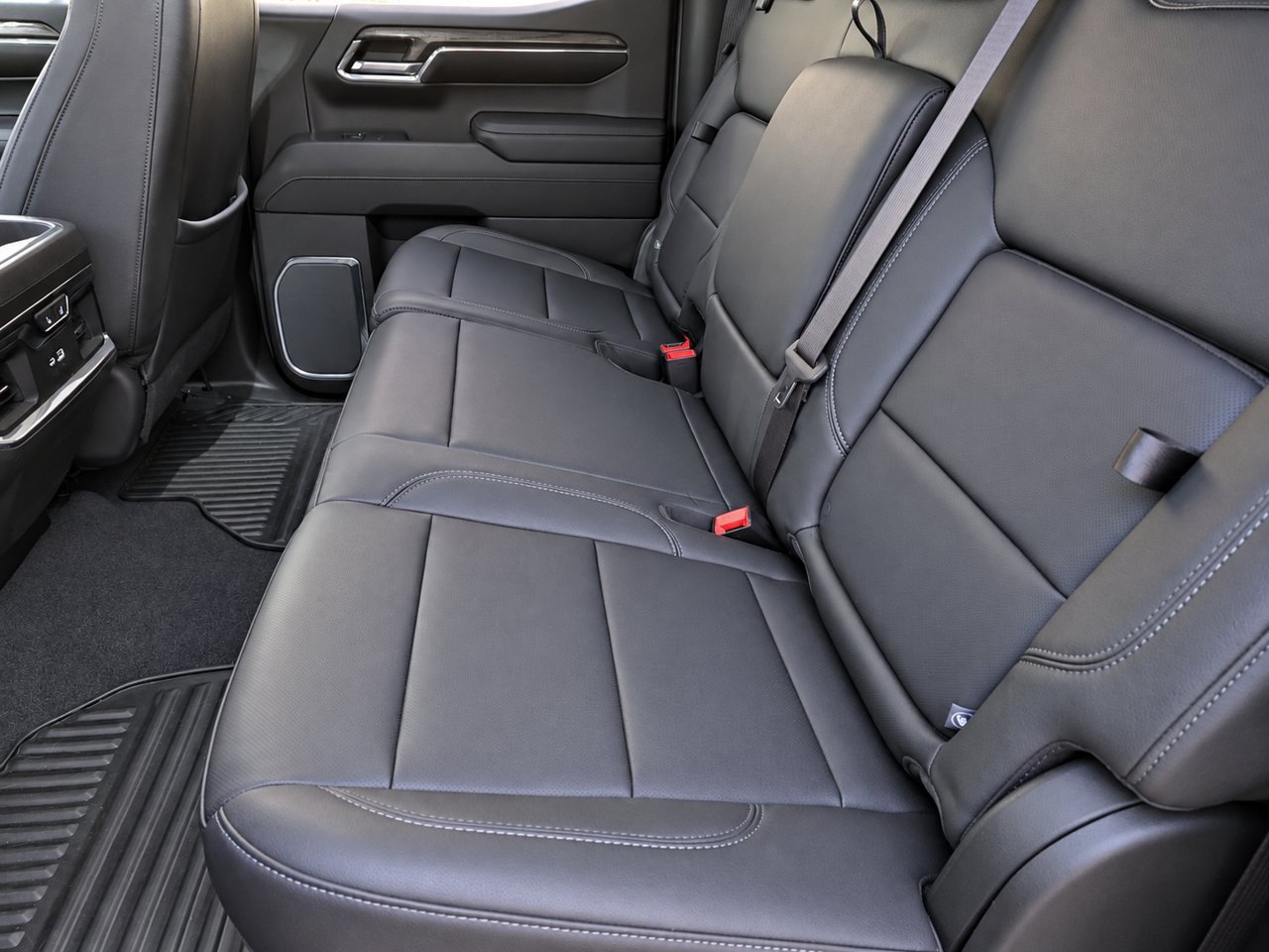 Certified 2024 Chevrolet Silverado 1500 LTZ w/ LTZ Premium Package AWD/4WD image 28