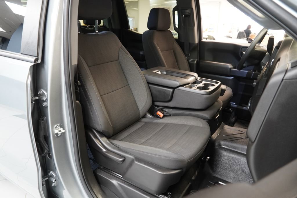 Used 2025 Chevrolet Silverado 1500 Custom image 25
