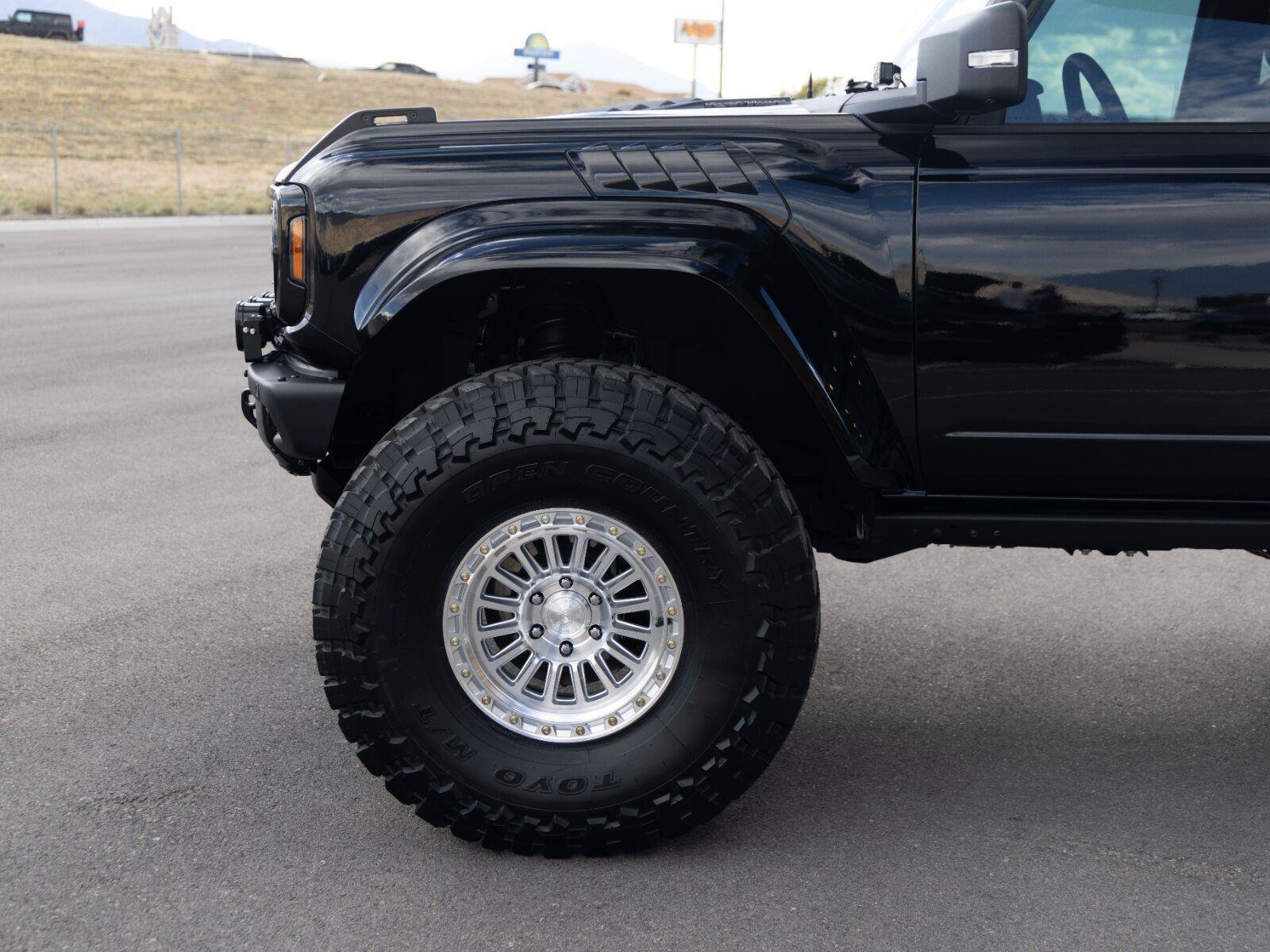 Used 2025 Ford Bronco Raptor AWD/4WD image 8