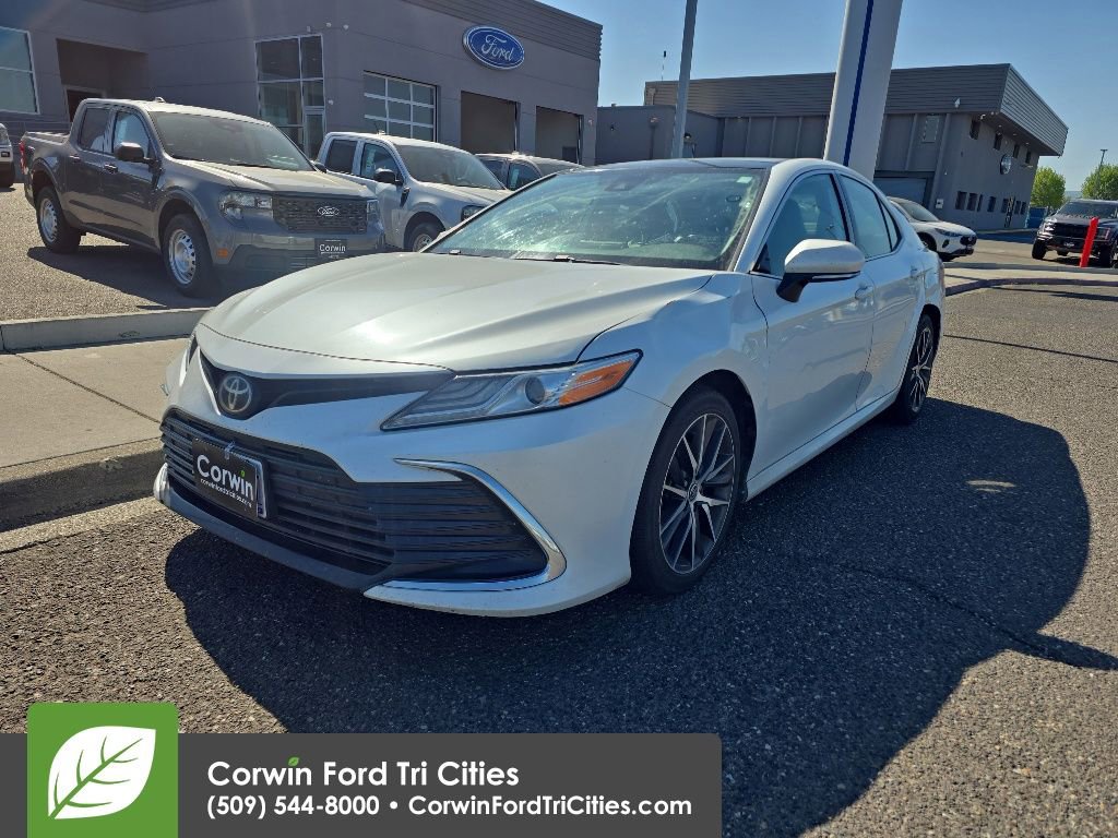 Used 2021 Toyota Camry XLE w/ Navigation Package AWD/4WD image 1