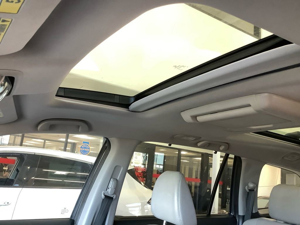 Used 2016 Honda Pilot Elite image 25