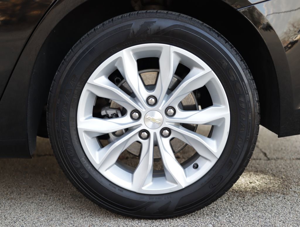 Used 2025 Chevrolet Malibu LT FWD image 33