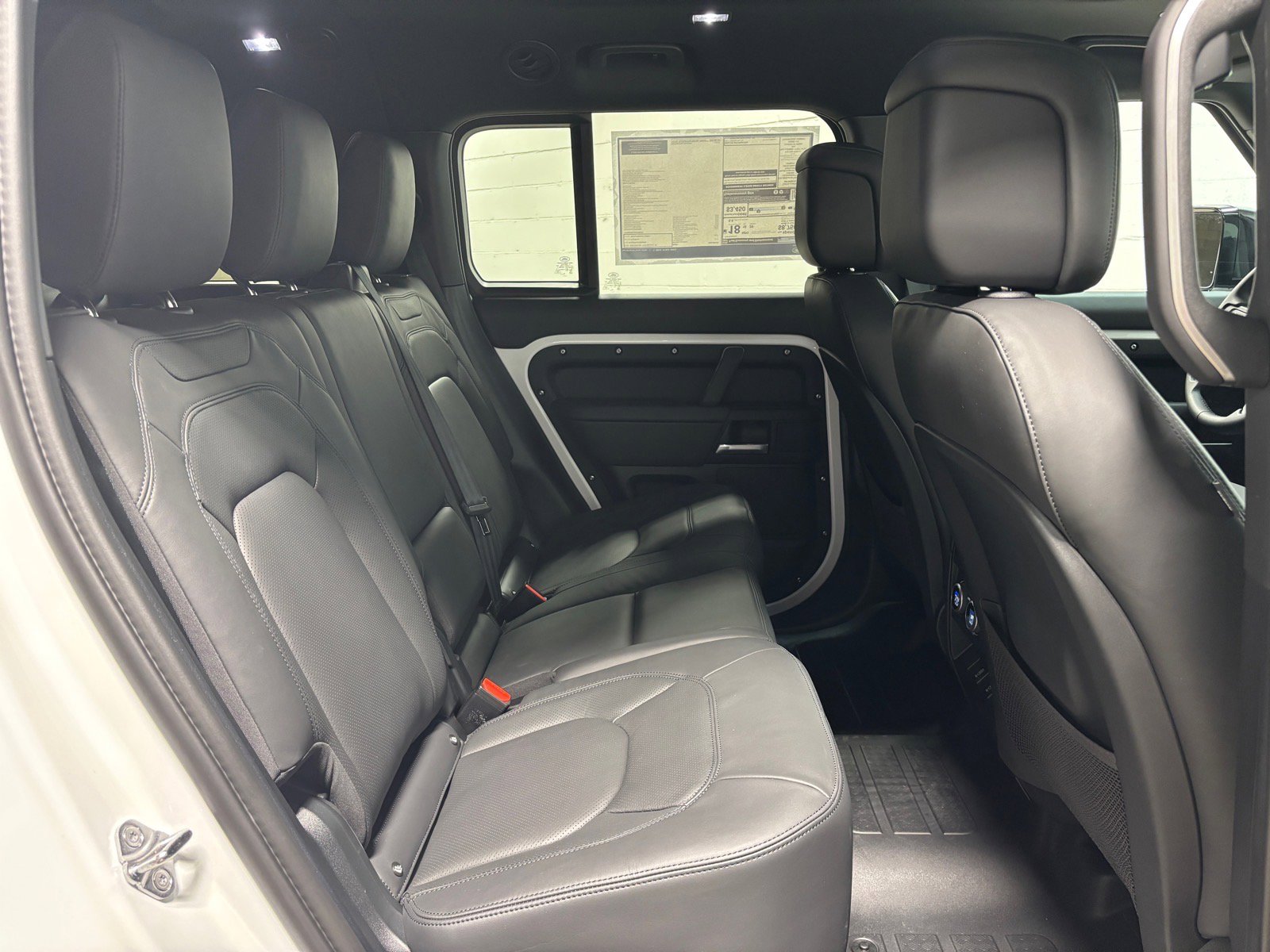 New 2026 Land Rover Defender 130 X-Dynamic SE AWD/4WD image 42