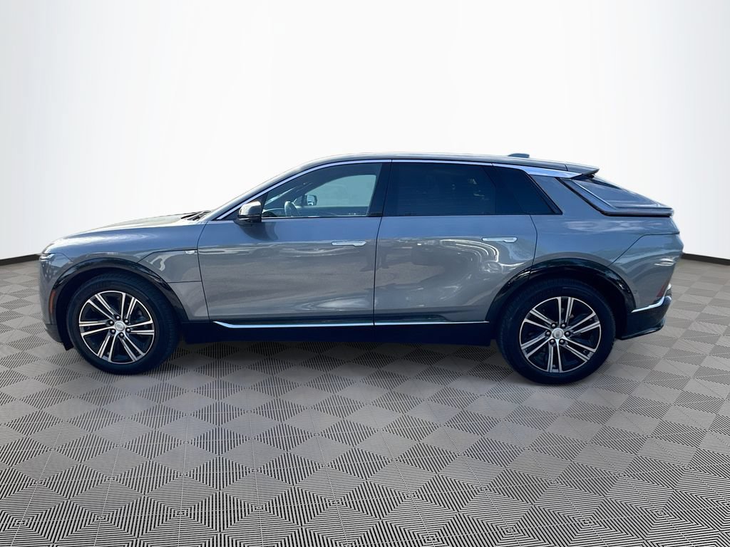 Used 2023 Cadillac Lyriq AWD image 9