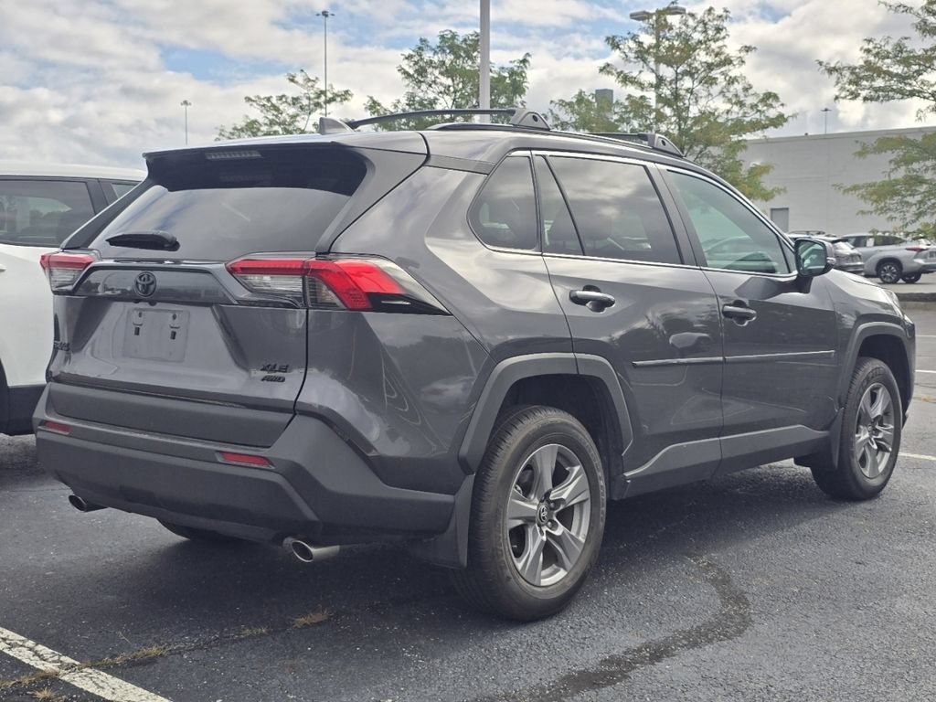 Used 2024 Toyota RAV4 XLE AWD/4WD image 7