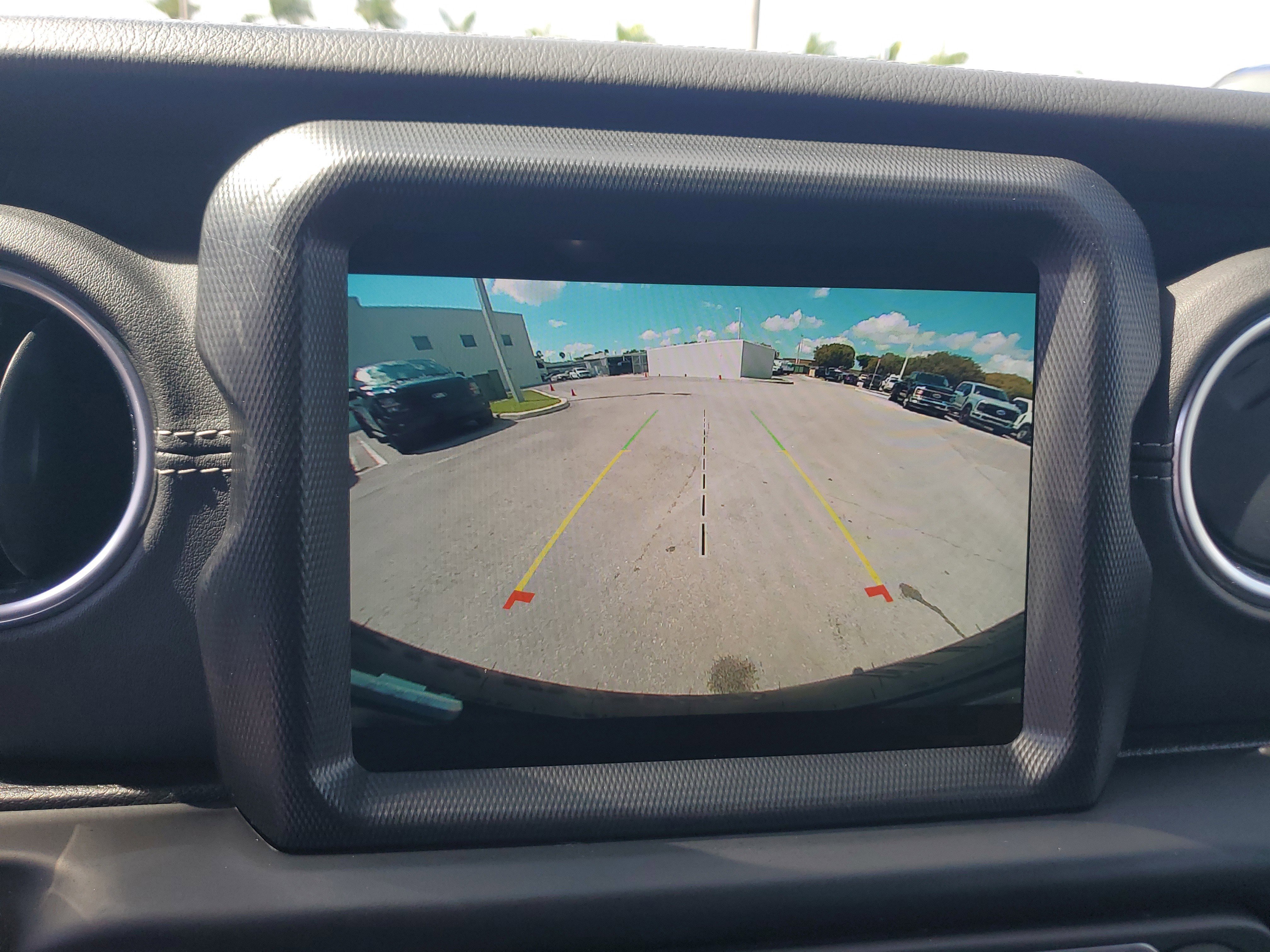 Used 2023 Jeep Wrangler Unlimited Sahara image 11