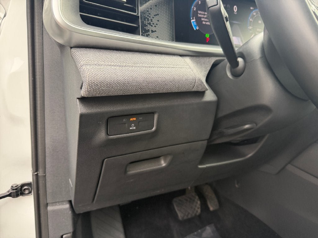 Used 2025 Volkswagen Tiguan S FWD image 19