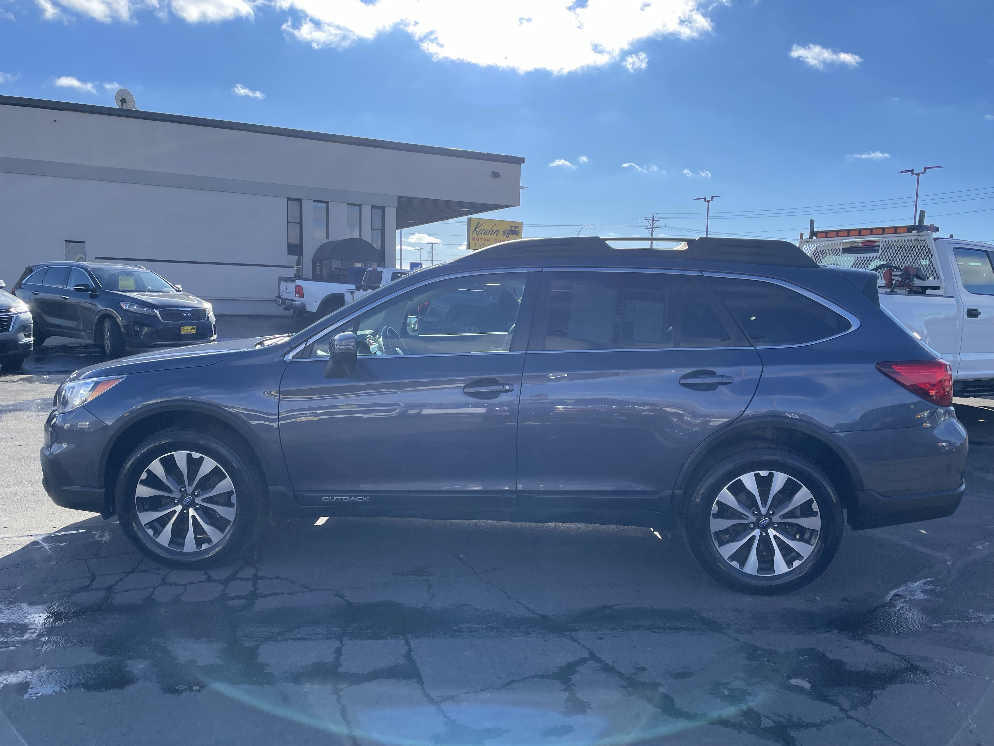 Used 2017 Subaru Outback 3.6R Limited image 5