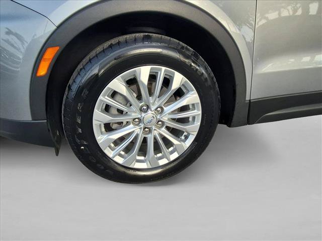 Used 2024 Cadillac XT4 Luxury w/ Cold Weather Package FWD image 23