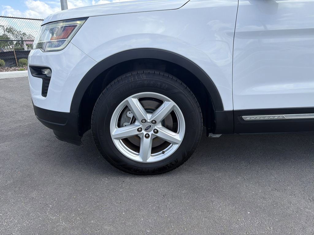Certified 2018 Ford Explorer XLT w/ Equipment Group 202A image 34