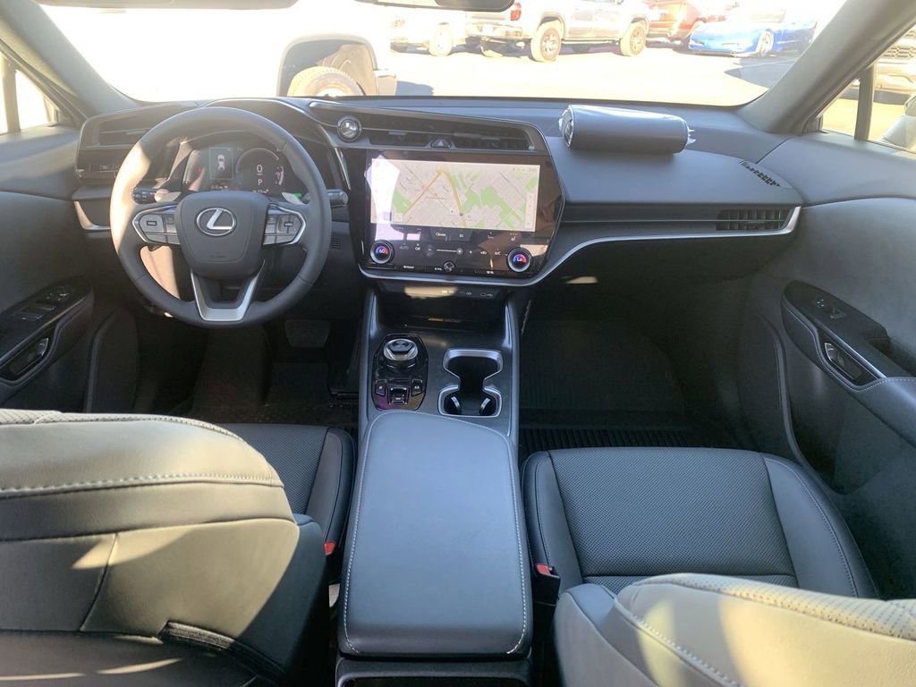 Used 2025 Lexus RZ 300e image 18