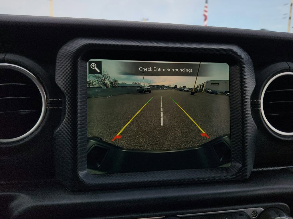 Used 2021 Jeep Gladiator Overland w/ Uconnect 4C Nav & Sound Group AWD/4WD image 11