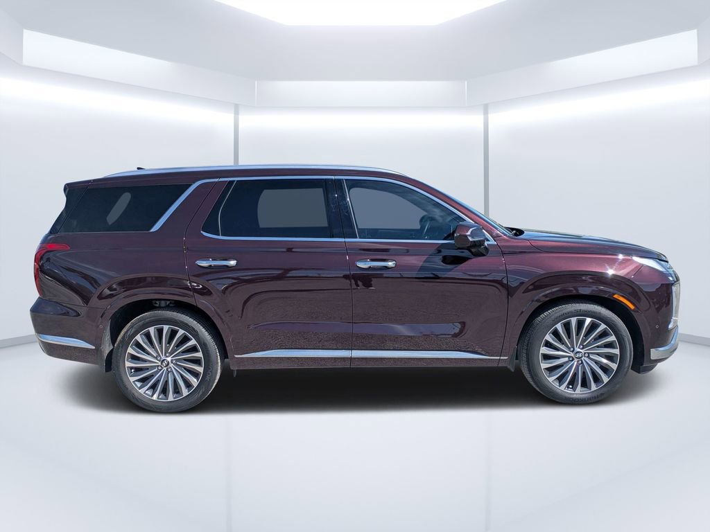 Used 2024 Hyundai Palisade Calligraphy image 2