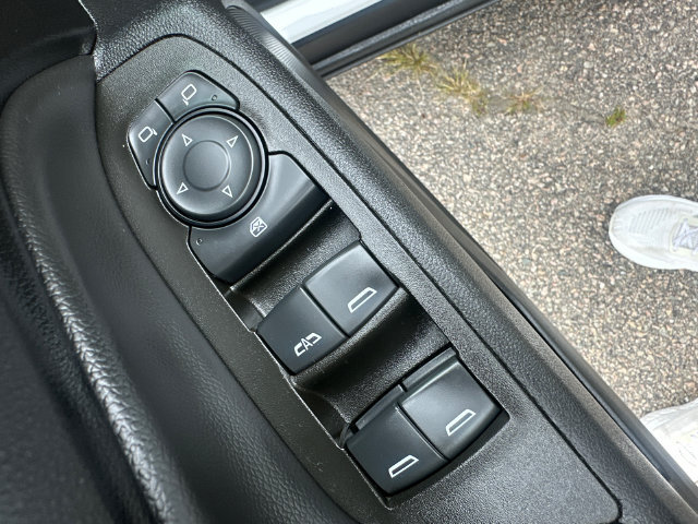 Used 2023 Chevrolet Equinox LT w/ LPO, Floor Liner Package AWD/4WD image 25