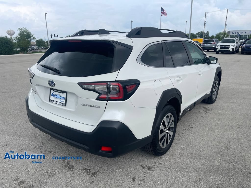 Used 2023 Subaru Outback Premium AWD/4WD image 5