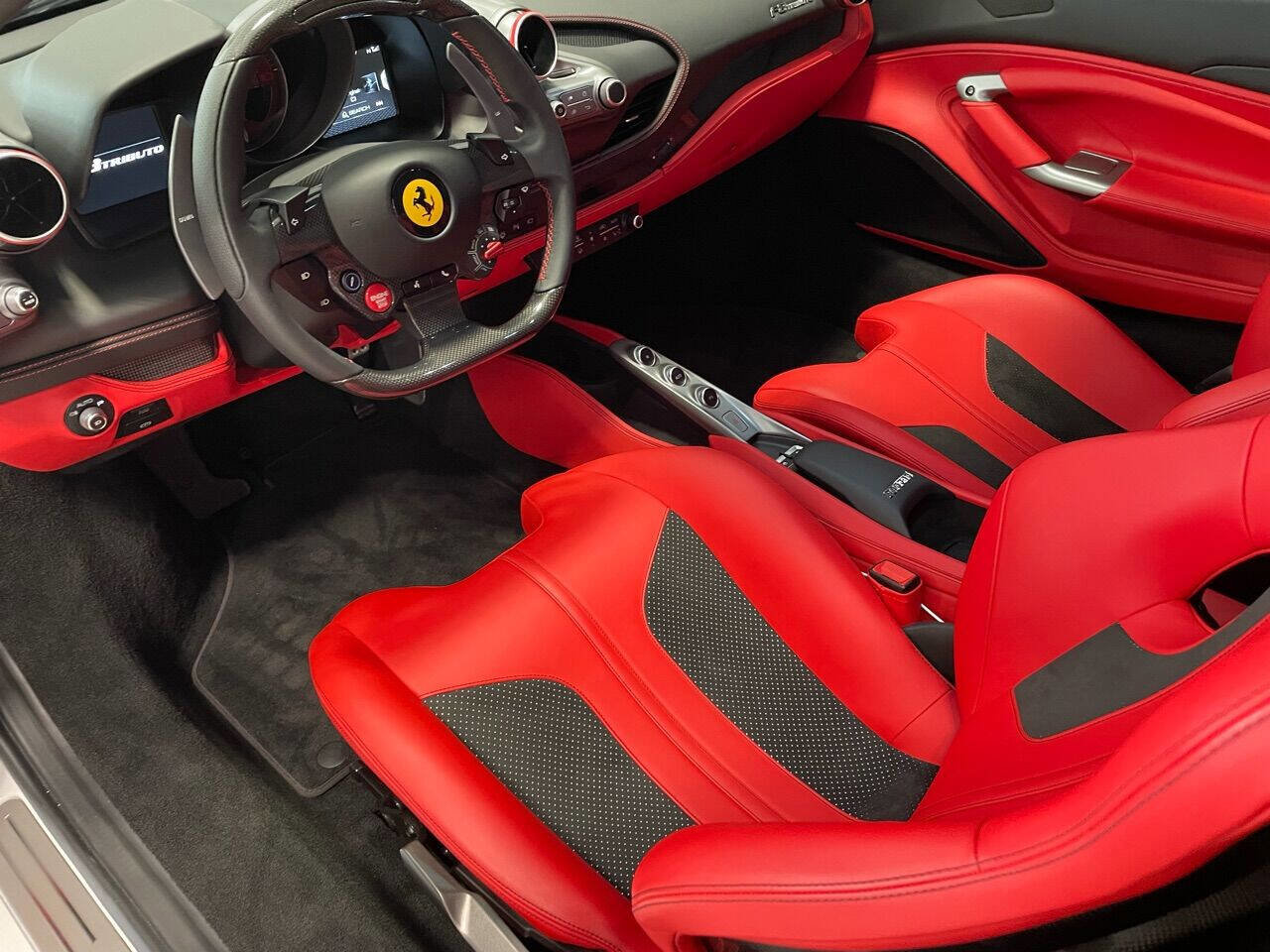 Used 2022 Ferrari F8 Tributo image 18