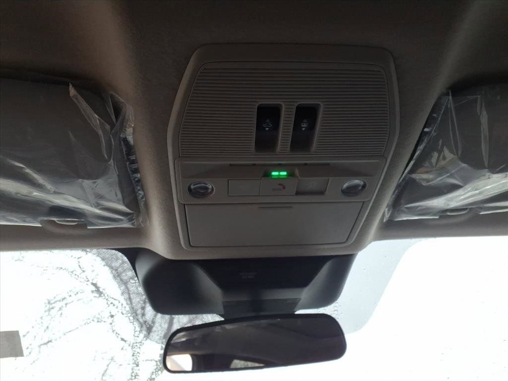 New 2026 Nissan Kicks SR image 25