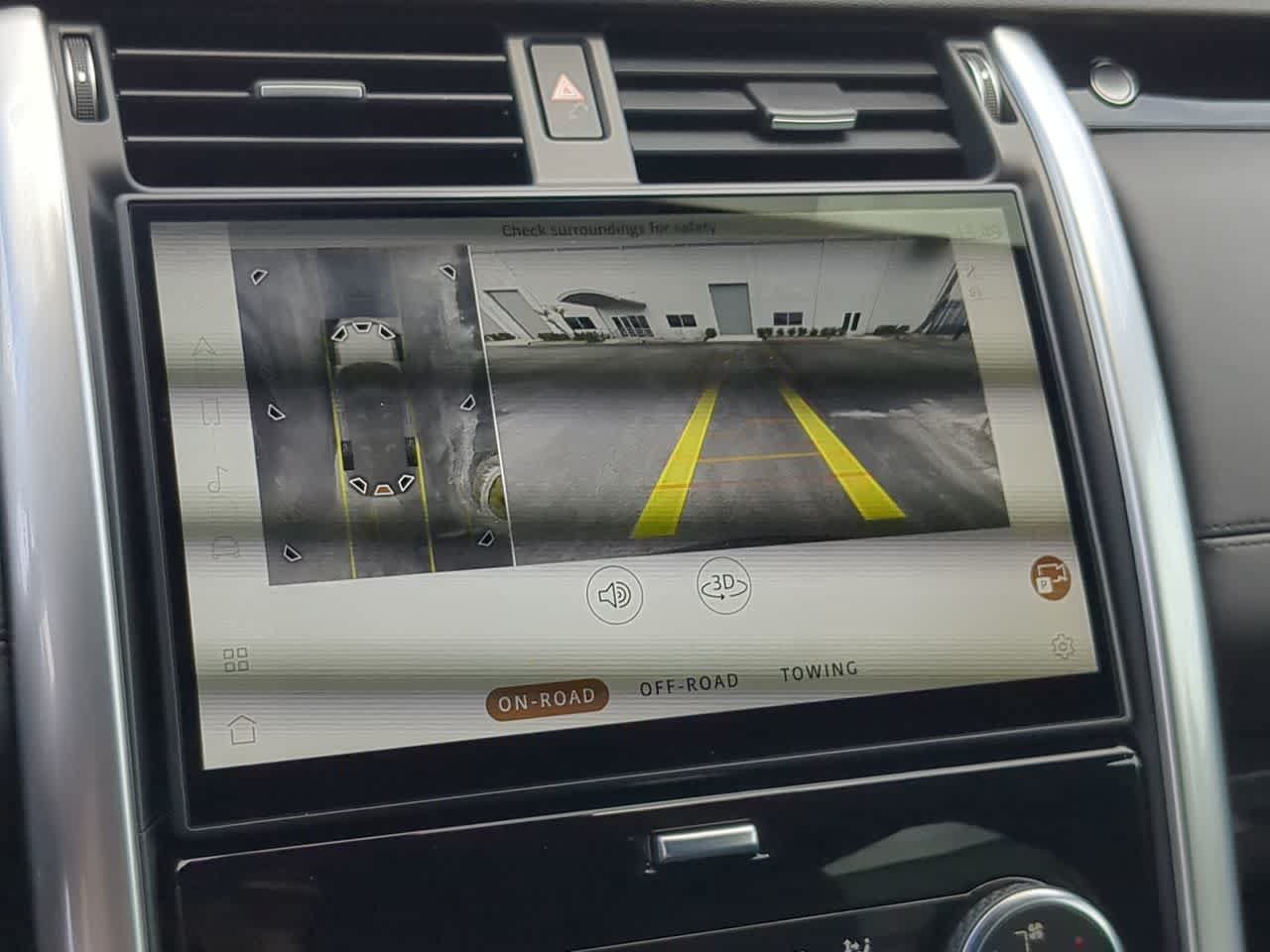 Certified 2025 Land Rover Discovery S AWD/4WD image 32