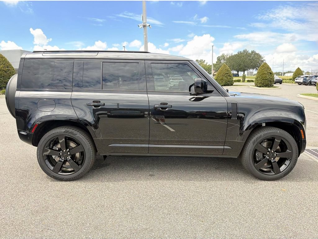 New 2026 Land Rover Defender 110 X-Dynamic SE AWD/4WD image 6