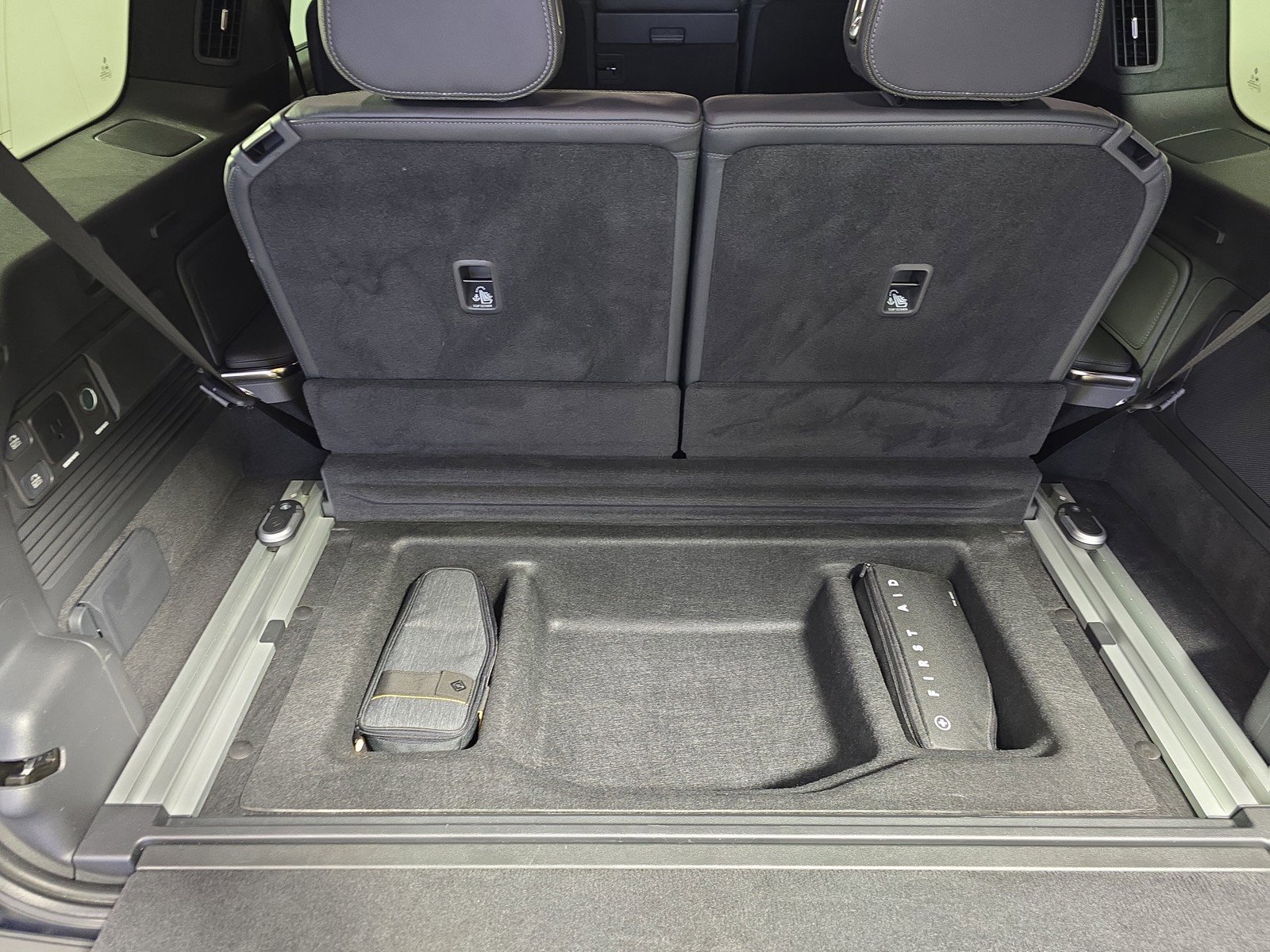 Used 2022 Rivian R1S Launch Edition image 26