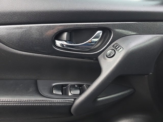 Used 2015 Nissan Rogue SL image 10