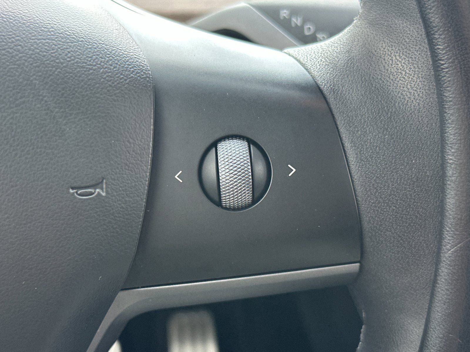 Used 2024 Tesla Model Y Performance image 28