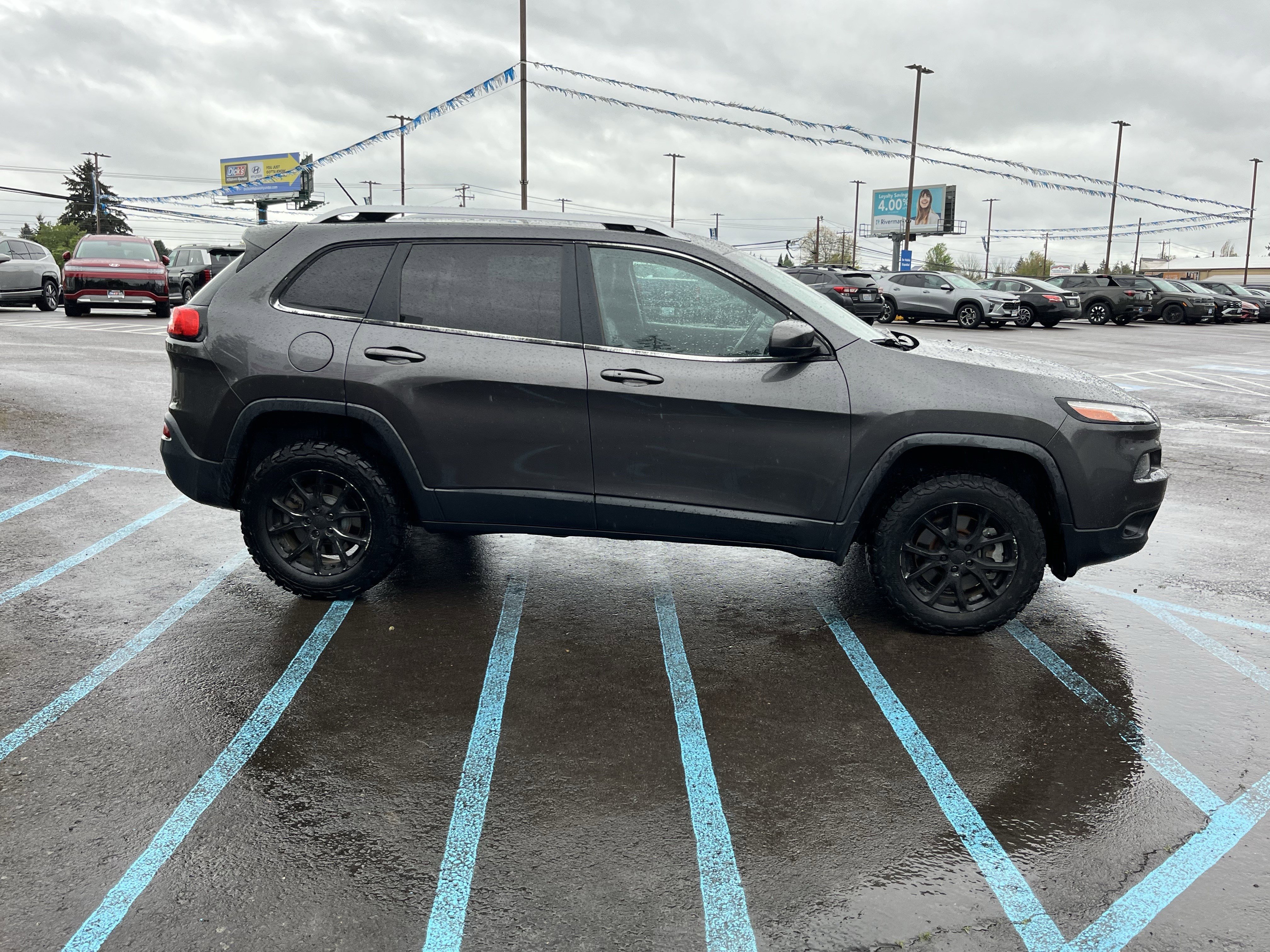 Used 2015 Jeep Cherokee Latitude w/ Comfort/Convenience Group image 6