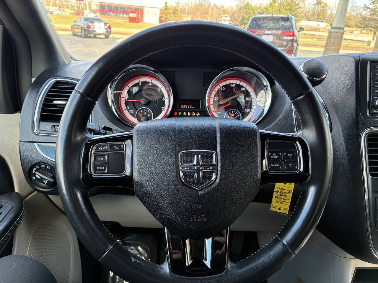 Used 2019 Dodge Grand Caravan SXT FWD image 12