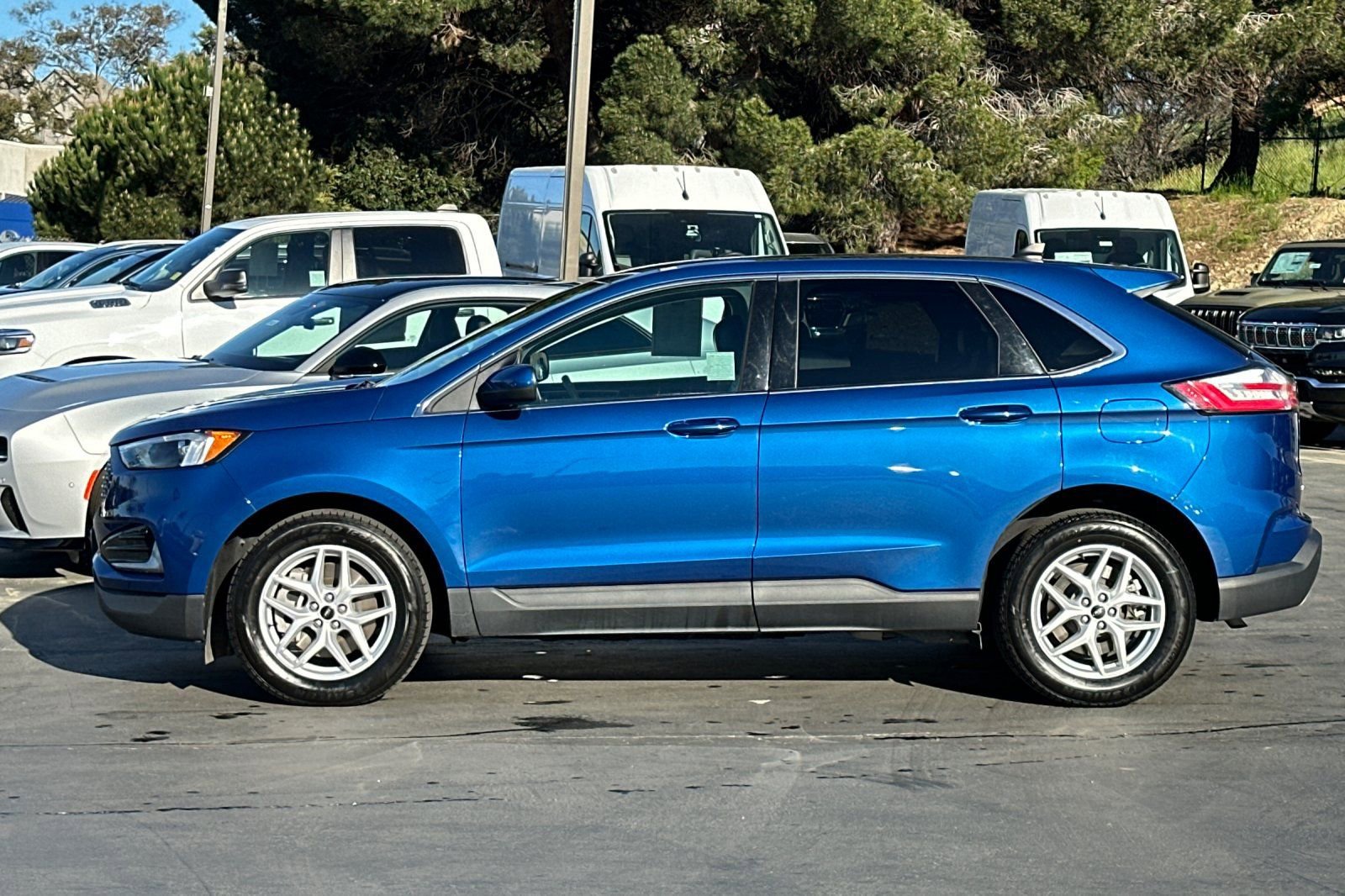 Used 2024 Ford Edge SEL image 8