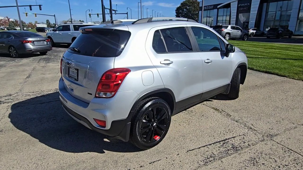 Certified 2021 Chevrolet Trax LT w/ Redline Edition AWD/4WD image 9
