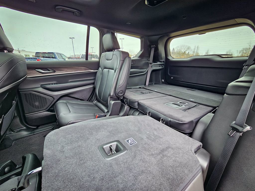 New 2025 Jeep Grand Cherokee L Limited image 39