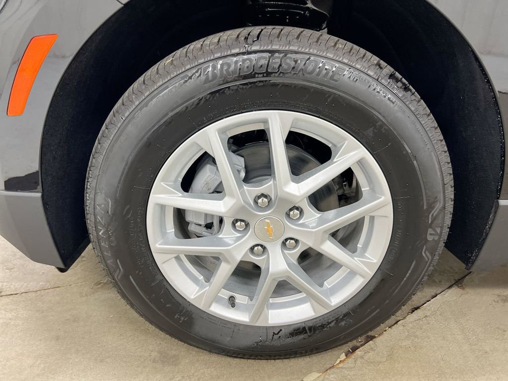 Used 2023 Chevrolet Equinox LS AWD/4WD image 25