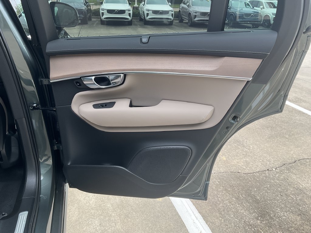 New 2027 Volvo XC90 B6 Plus AWD/4WD image 16