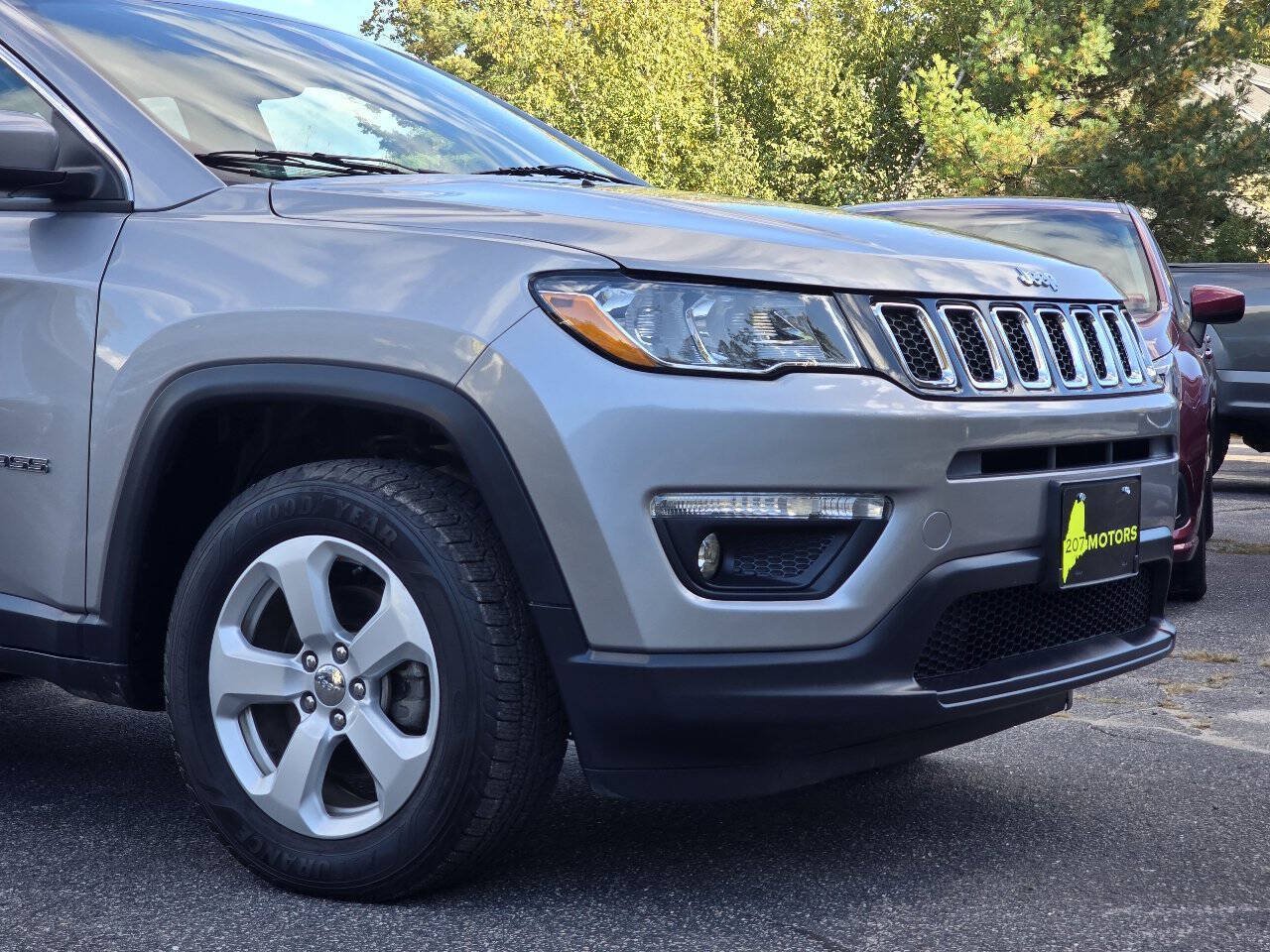 Used 2018 Jeep Compass Latitude w/ Cold Weather Group AWD/4WD image 7