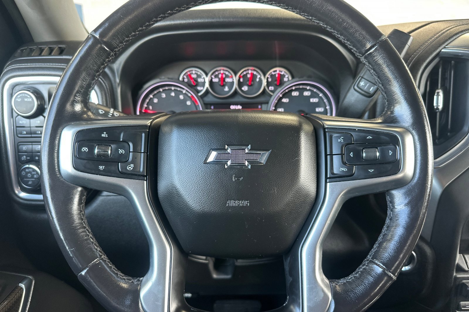 Used 2020 Chevrolet Silverado 1500 LT Trail Boss AWD/4WD image 21