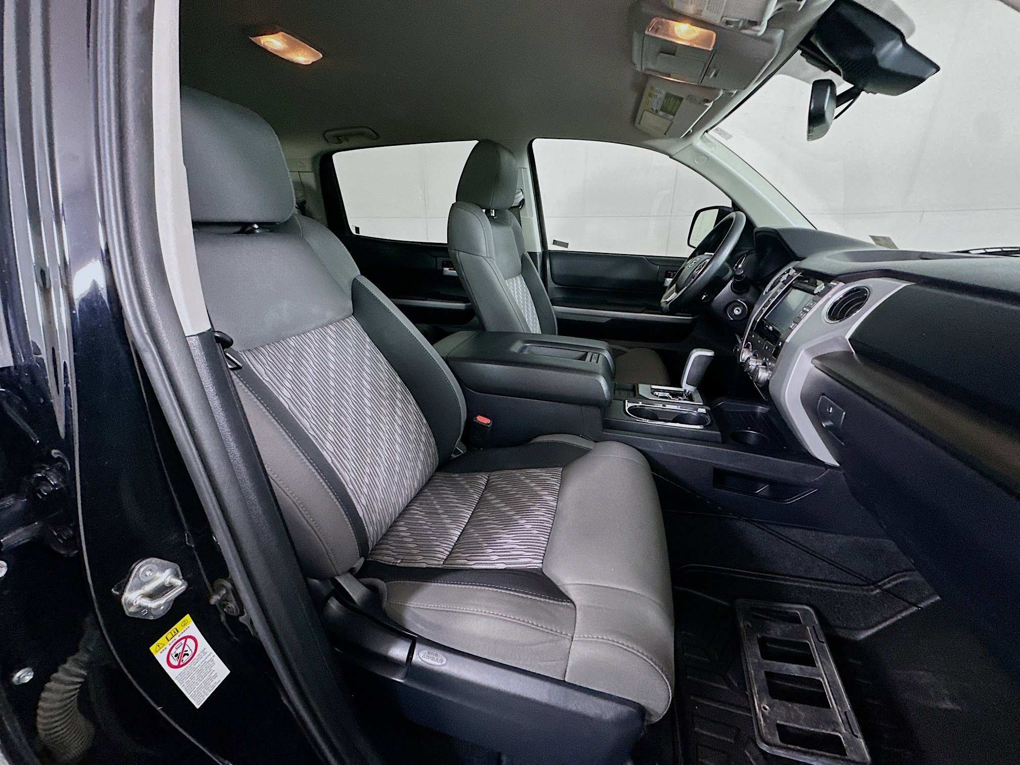 Used 2018 Toyota Tundra SR5 w/ SR5 Upgrade Package image 29