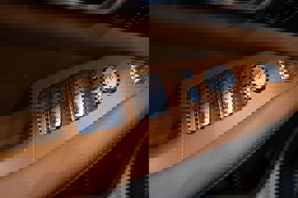 Used 2024 BMW X7 xDrive40i w/ Parking Assistance Package image 15