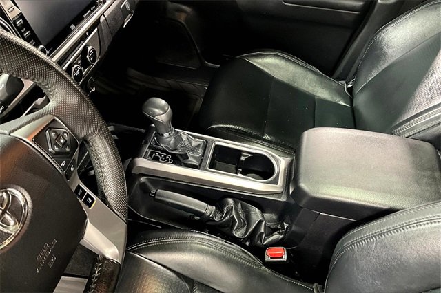 Used 2021 Toyota Tacoma Limited image 18