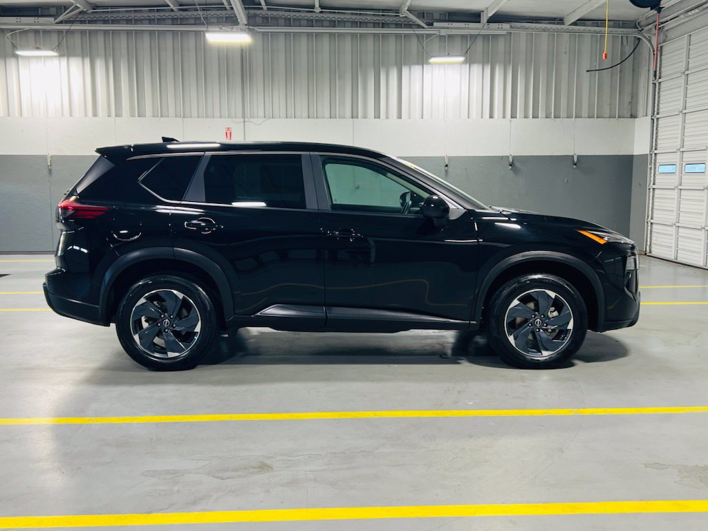 Used 2024 Nissan Rogue SV AWD/4WD image 18